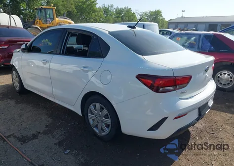 2021 Kia Rio Lx z USA, uszkodzony, nr VIN 3KPA24AD6ME403193